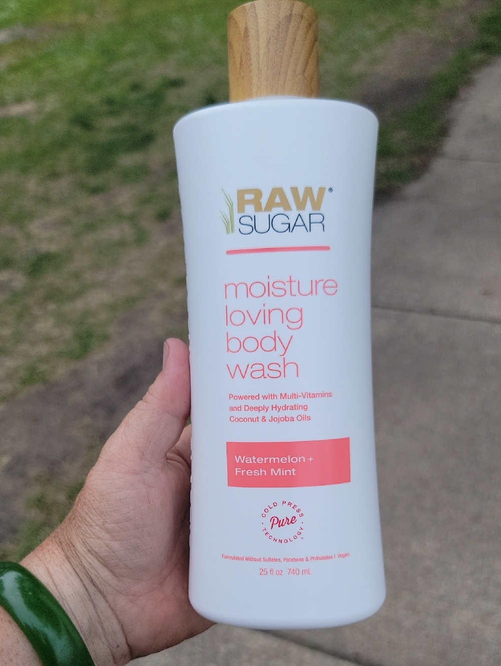 Sugar Moisture Loving Body Wash — White with Pink Accent